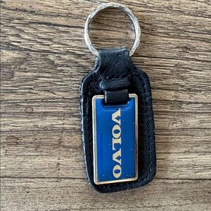 VOLVO AUTO BLACK LEATHER KEYCHAIN KEY
CHAIN RING BLUE EMBLEM VINTAGE
